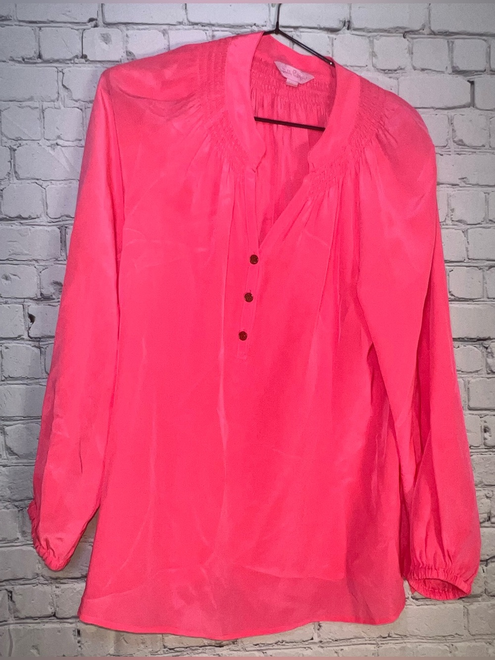 Lilly Pulitzer Pink Lightweight Blouse V Neck Women’s Small - EUC ☀️